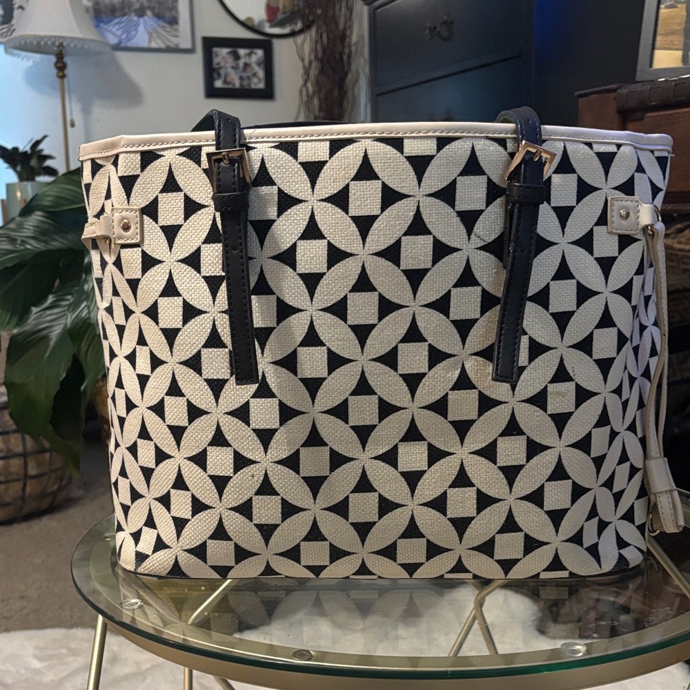 Spartina 449 Black and Cream Kiawah Geometric Pattern Tote - Picture 3 of 13